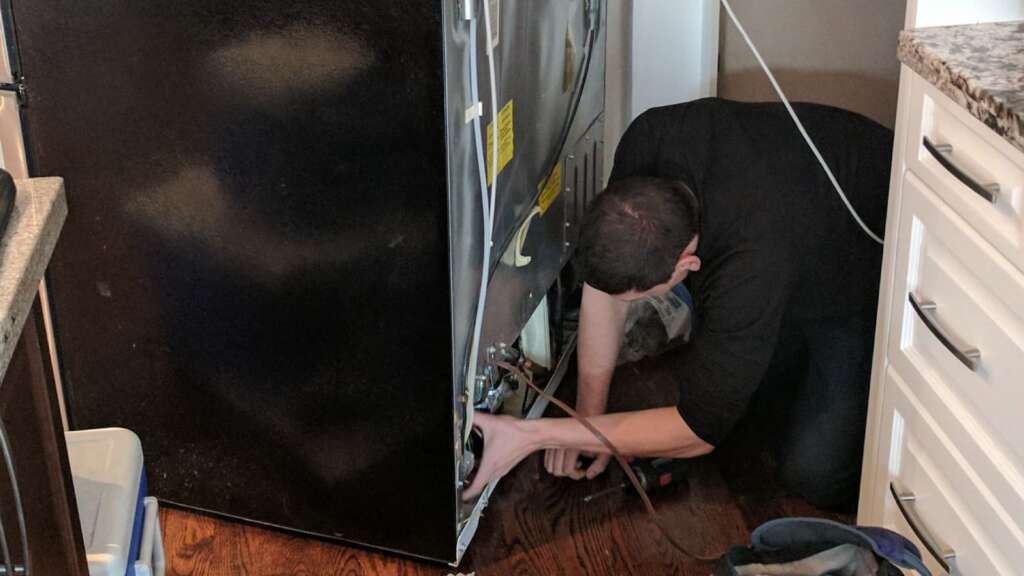 fridge repair expert